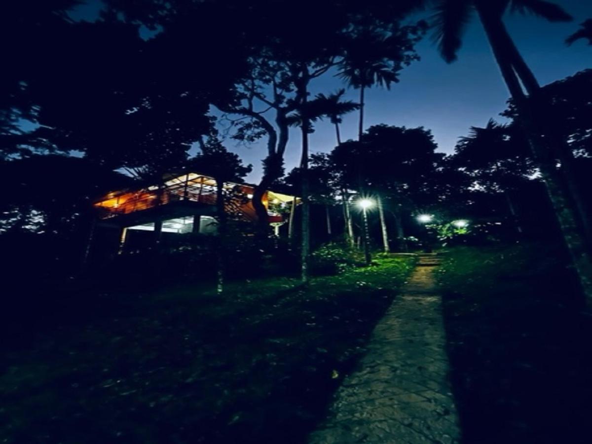 Chegāt Kuruva Shoreline Wayanad מראה חיצוני תמונה